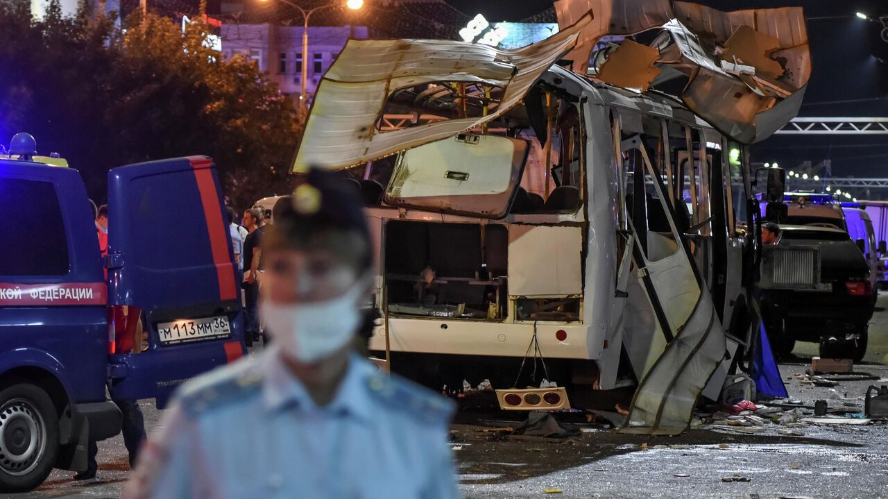 Число погибших в результате взрыва в автобусе в Воронеже возросло до двух