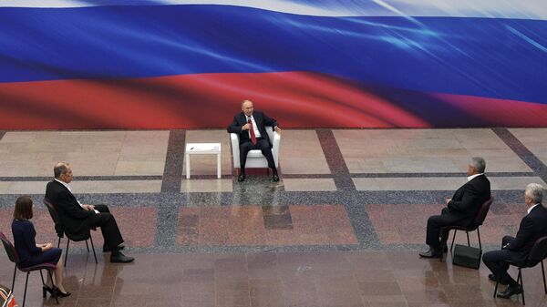 Путин призвал подтянуть доходы некоторых категорий россиян на фоне инфляции
