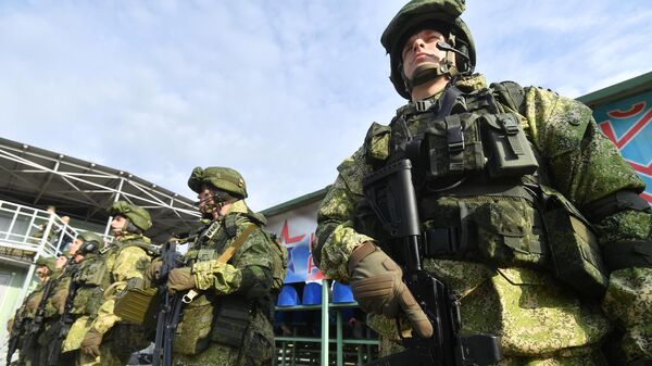 Российские военные показали на учениях вертолетную карусель