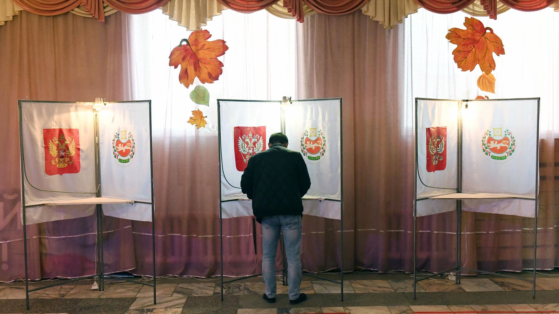 Нижегородский росгвардеец помог потерявшему сознание наблюдателю на выборах