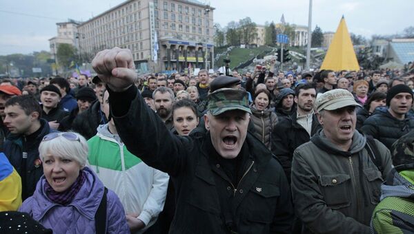 Митинг протеста сторонников Евромайдана на Площади Независимости в Киеве Митинг протеста сторонников Евромайдана на Площади Независимости в Киеве
