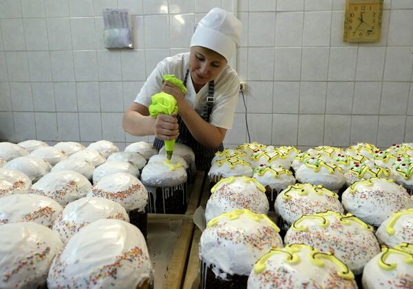 Выпечка пасхальных куличей в Калининграде Выпечка пасхальных куличей в Калининграде