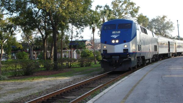 Поезд железнодорожной компании Amtrak, архивное фото Поезд железнодорожной компании Amtrak, архивное фото