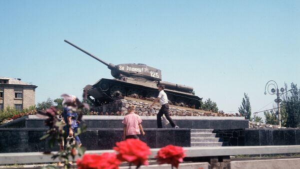 Танк-памятник Т-34 в Тирасполе. Архивное фото Танк-памятник Т-34 в Тирасполе. Архивное фото