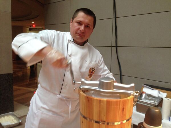 Конкурс шеф-поваров диппредставительств в Вашингтоне Embassy Chef Challenge 2014. Повар Роман Щадрин Конкурс шеф-поваров диппредставительств в Вашингтоне Embassy Chef Challenge 2014. Повар Роман Щадрин