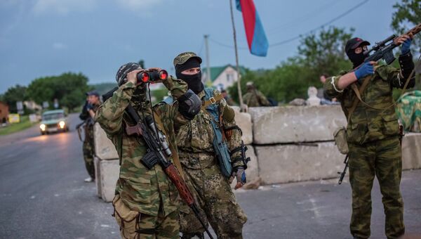 Бойцы народного ополчения Донбасса, архивное фото Бойцы народного ополчения Донбасса, архивное фото