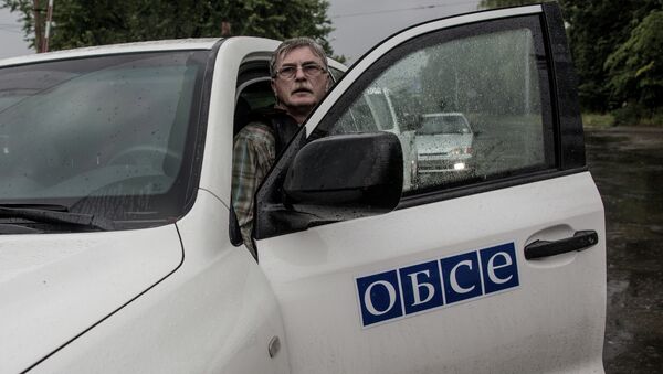 Визит наблюдателей миссии ОБСЕ в Славянск. Архивное фото Визит наблюдателей миссии ОБСЕ в Славянск. Архивное фото