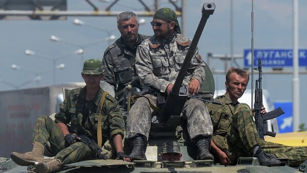 Военная техника ополченцев в Донецке. Архивное фото Военная техника ополченцев в Донецке. Архивное фото