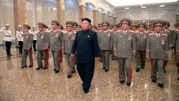 Первый секретарь ЦК Трудовой партии Кореи Ким Чен Ын в составе делегации высокопоставленных чиновников страны посетил Кымсусанский мемориальный дворец Солнца Первый секретарь ЦК Трудовой партии Кореи Ким Чен Ын в составе делегации высокопоставленных чиновников страны посетил Кымсусанский мемориальный дворец Солнца