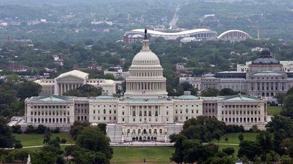Здание Конгресса США в Вашингтоне. Архивное фото Здание Конгресса США в Вашингтоне. Архивное фото