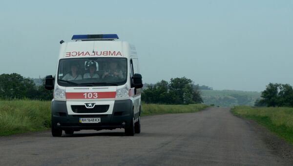 Автомобиль скорой помощи, Украина. Архивное фото Автомобиль скорой помощи, Украина. Архивное фото
