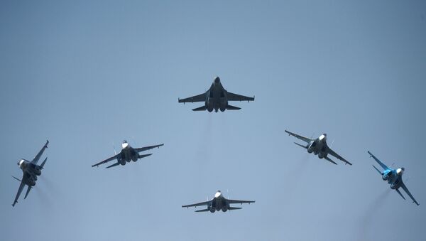 Истребители СУ-27. Архивное фото Истребители СУ-27. Архивное фото