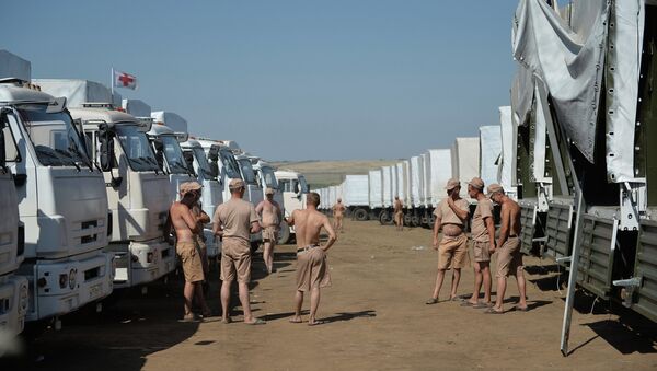 Колонна автомобилей с гуманитарной помощью в Ростовской области Колонна автомобилей с гуманитарной помощью в Ростовской области
