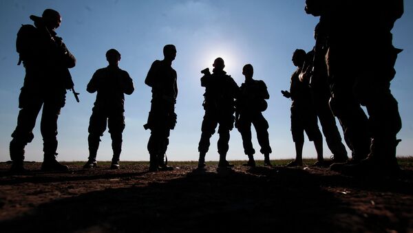 Солдаты украинской армии в Луганске Солдаты украинской армии в Луганске