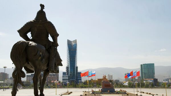 Площадь Сухэ-Батора в центре Улан-Батора. Архивное фото Площадь Сухэ-Батора в центре Улан-Батора. Архивное фото