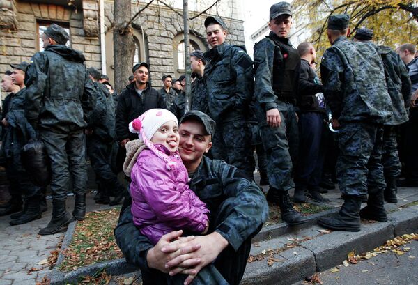 Бойцы Нацгвардии Украины устроили бунт и пошли на Киев Бойцы Нацгвардии Украины устроили бунт и пошли на Киев