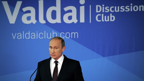 Президент России Владимир Путин выступает на итоговой пленарной сессии XI заседания Международного дискуссионного клуба Валдай в Сочи Президент России Владимир Путин выступает на итоговой пленарной сессии XI заседания Международного дискуссионного клуба Валдай в Сочи