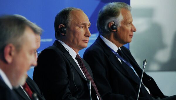 Президент России Владимир Путин на итоговой пленарной сессии XI заседания Международного дискуссионного клуба Валдай в Сочи Президент России Владимир Путин на итоговой пленарной сессии XI заседания Международного дискуссионного клуба Валдай в Сочи
