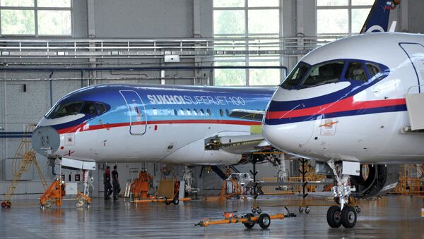 Самолет Sukhoi Superjet 100, архивное фото Самолет Sukhoi Superjet 100, архивное фото