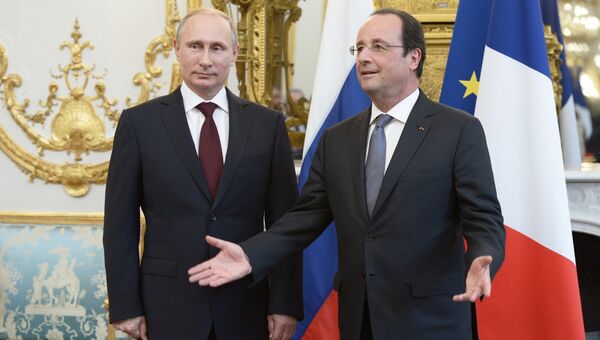 Президент России Владимир Путин (слева) и президент Франции Франсуа Олланд Президент России Владимир Путин (слева) и президент Франции Франсуа Олланд