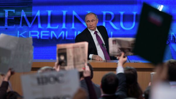 Президент России Владимир Путин на десятой большой ежегодной пресс-конференции Президент России Владимир Путин на десятой большой ежегодной пресс-конференции