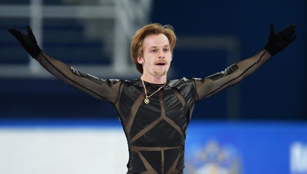 Сергей Воронов выступает в произвольной программе мужского одиночного катания на чемпионате России Сергей Воронов выступает в произвольной программе мужского одиночного катания на чемпионате России