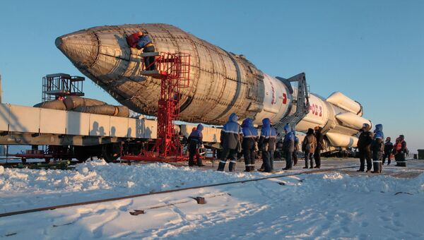 Ракета-носитель Протон-М с космическим аппаратом Инмарсат-5Ф2 Ракета-носитель Протон-М с космическим аппаратом Инмарсат-5Ф2
