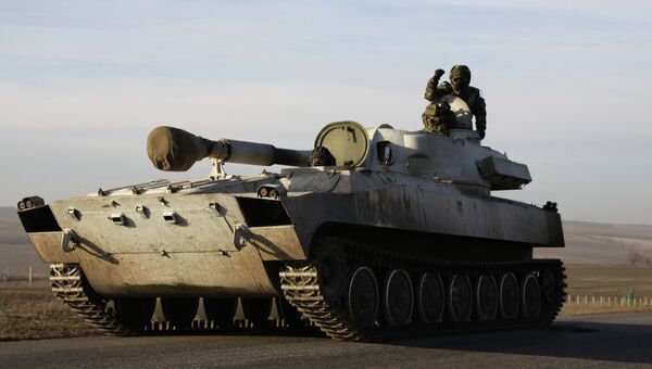 Отвод колонны тяжелой военной техники ДНР из Донецкой области. Архивное фото Отвод колонны тяжелой военной техники ДНР из Донецкой области. Архивное фото