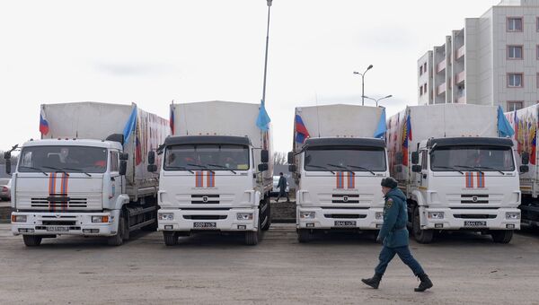 Грузовые автомобили российского гуманитарного конвоя, архивное фото Грузовые автомобили российского гуманитарного конвоя, архивное фото