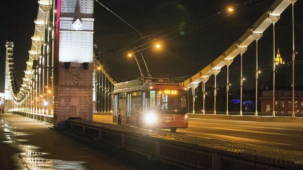Ночной наземный транспорт в Москве. Архивное фото
