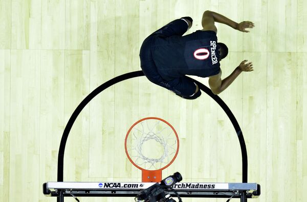 Игрок команды San Diego State Aztecs Скайлар Спенсер во время матча турнира NCAA Игрок команды San Diego State Aztecs Скайлар Спенсер во время матча турнира NCAA