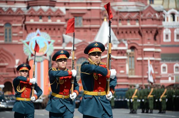 Линейные во время генеральной репетиции военного парада Линейные во время генеральной репетиции военного парада