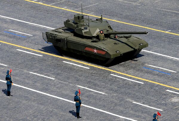 Танк Т-14 на гусеничной платформе Армата во время военного парада в ознаменование 70-летия Победы в Великой Отечественной войне Танк Т-14 на гусеничной платформе Армата во время военного парада в ознаменование 70-летия Победы в Великой Отечественной войне
