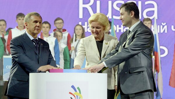 Рустам Минниханов, Ольга Голодец и Роберт Уразов на церемонии открытия чемпионата WorldSkills в Казани. Архивное Рустам Минниханов, Ольга Голодец и Роберт Уразов на церемонии открытия чемпионата WorldSkills в Казани. Архивное