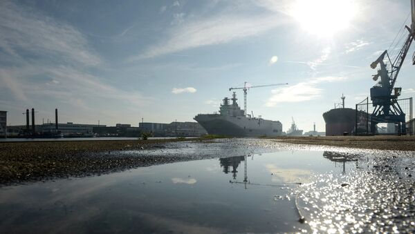 Вертолетоносец типа Мистраль. Архивное фото Вертолетоносец типа Мистраль. Архивное фото