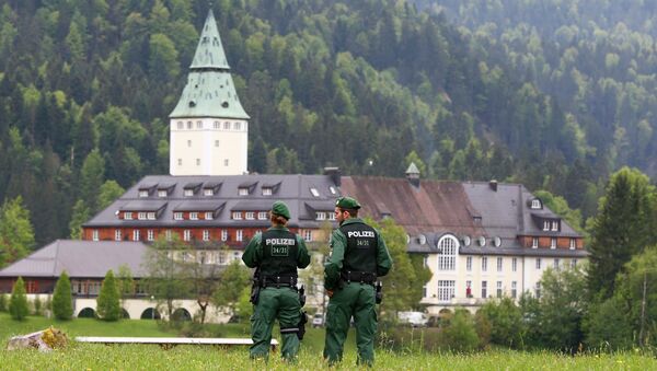 Замок Эльмау в Баварии под охраной полиции Замок Эльмау в Баварии под охраной полиции