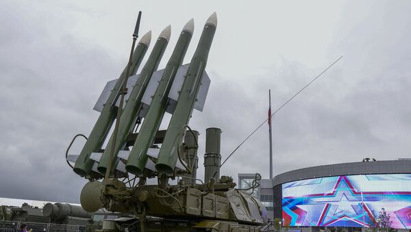 Зенитный ракетный комплекс Бук-1М. Архивное фото Зенитный ракетный комплекс Бук-1М. Архивное фото