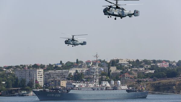 Празднование Дня Военно-морского флота России в Севастополе. Архивное фото Празднование Дня Военно-морского флота России в Севастополе. Архивное фото