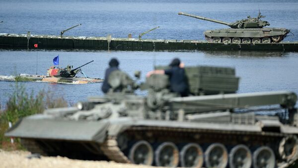 Участники соревнования экипажей боевых машин пехоты в рамках Армейских международных игр - 2015 Участники соревнования экипажей боевых машин пехоты в рамках Армейских международных игр - 2015