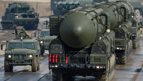 Транспортно-пусковая установка межконтинентальных баллистических ракет Тополь-М Транспортно-пусковая установка межконтинентальных баллистических ракет Тополь-М