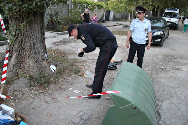 На месте стрельбы на подстанции скорой помощи в Симферополе На месте стрельбы на подстанции скорой помощи в Симферополе