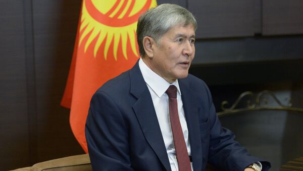 Президент Киргизии Алмазбек Атамбаев. Архивное фото Президент Киргизии Алмазбек Атамбаев. Архивное фото