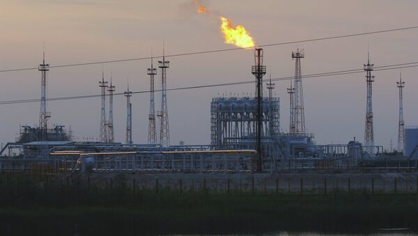 Добыча нефти. Ханты-Мансийский автономный округ. Архивное фото Добыча нефти. Ханты-Мансийский автономный округ. Архивное фото