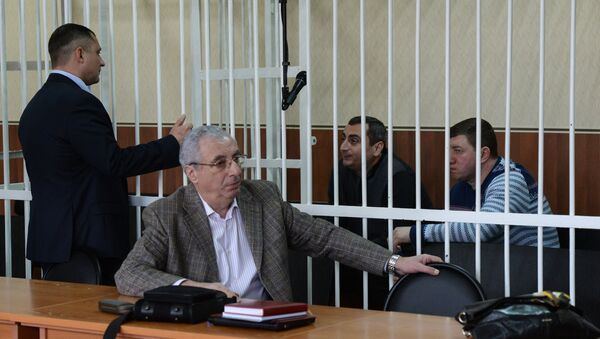 Бывший заместитель начальника регионального управления ФСКН Андрей Андреев, бывший вице-мэр города Новосибирска Александр Солодкин (младший), бывший советник губернатора Новосибирской области по спорту Александр Солодкин (старший) Бывший заместитель начальника регионального управления ФСКН Андрей Андреев, бывший вице-мэр города Новосибирска Александр Солодкин (младший), бывший советник губернатора Новосибирской области по спорту Александр Солодкин (старший)
