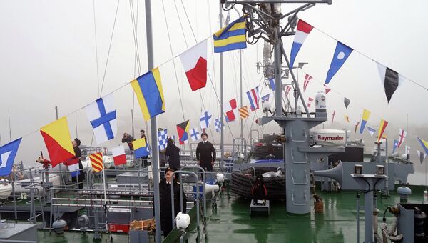 Церемония поднятия флагов ВМФ России на новых спасательных катерах в Балтийске Церемония поднятия флагов ВМФ России на новых спасательных катерах в Балтийске