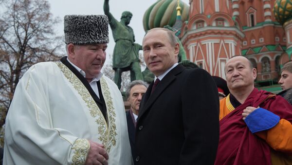 Президент РФ В.Путин возложил цветы к памятнику Кузьме Минину и Дмитрию Пожарскому на Красной площади Президент РФ В.Путин возложил цветы к памятнику Кузьме Минину и Дмитрию Пожарскому на Красной площади