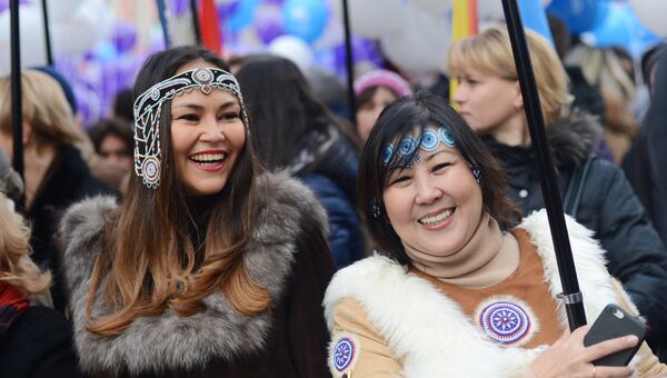 Участники шествия и митинга Мы едины! в Москве в честь Дня народного единства Участники шествия и митинга Мы едины! в Москве в честь Дня народного единства