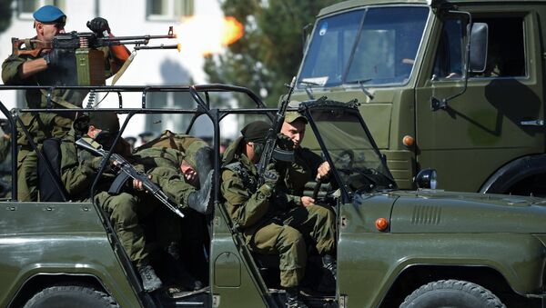 Военнослужащие 201-й российской военной базы в Таджикистане. Архивное фото Военнослужащие 201-й российской военной базы в Таджикистане. Архивное фото