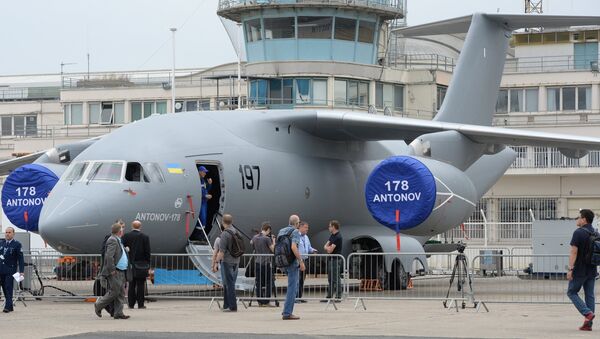 Украинский военно-транспортный самолет Ан-178 на 51-м международном парижском авиасалоне Paris Air Show - Le Bourget 2015 Украинский военно-транспортный самолет Ан-178 на 51-м международном парижском авиасалоне Paris Air Show - Le Bourget 2015