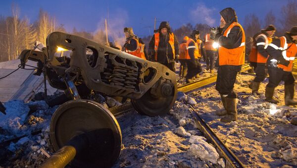 Вагоны грузового поезда сошли с рельсов в Амурской области Вагоны грузового поезда сошли с рельсов в Амурской области